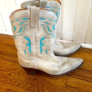 Vintage Frye boots. Worn but in great shape. Heels are perfect. Size 10 women